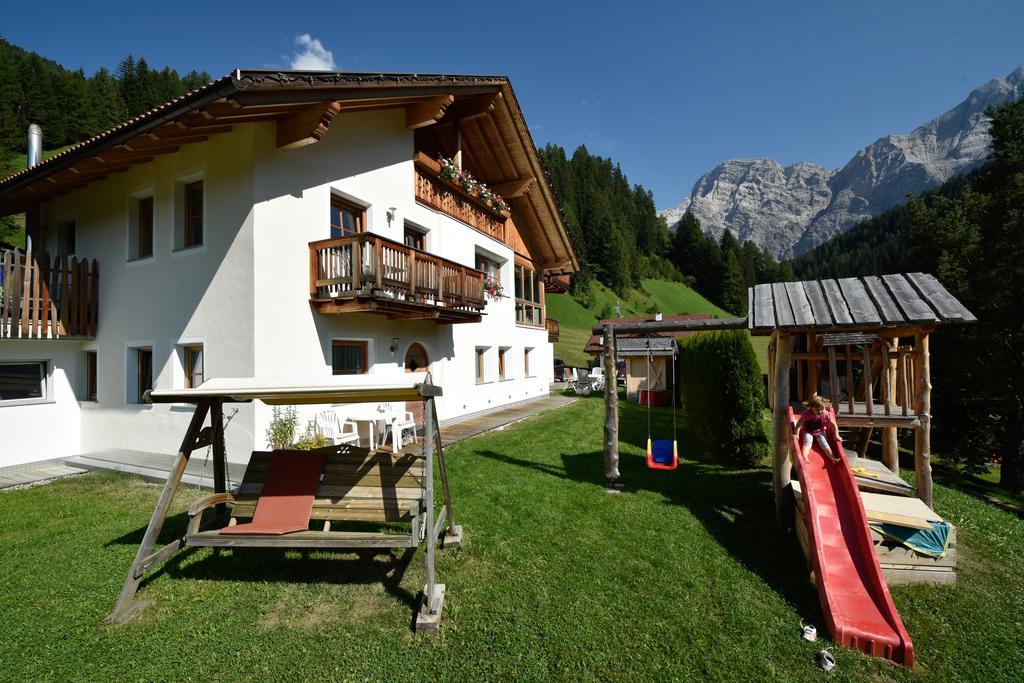 Ciasa Mirio' Lägenhet La Valle Rum bild